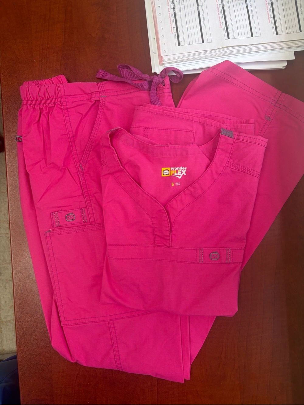 Wonder Flex women’s scrub set size small top and xs tall bottom